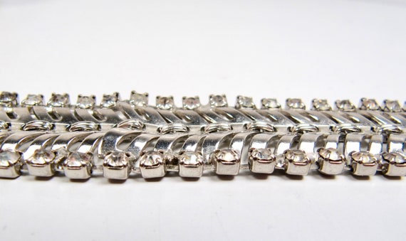 Vintage Silver Tone Rhinestone Edge & 1" Wide Cha… - image 5