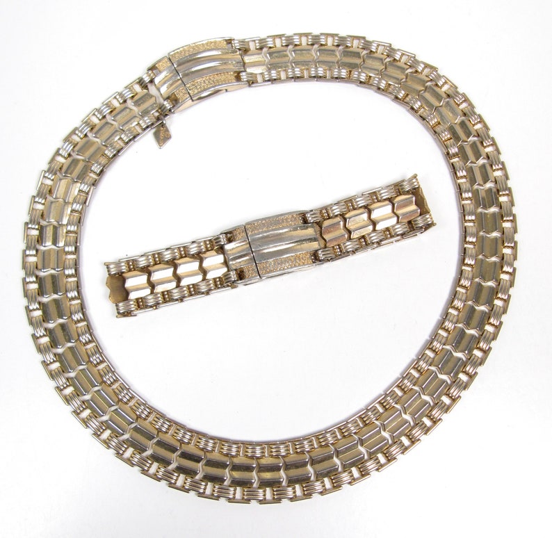 Vintage Sarah Coventry Snap Clasp Choker Necklace /& Bracelet Set Gold Tone