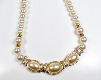 Vintage 1980s Faux Pearl Gold Tone X Rhinestone Necklace Classic Business Chic