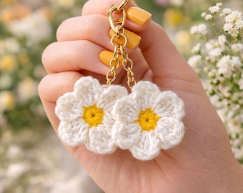 Crochet Daisy Keychain Pattern PDF - Handmade Accessories Gift - Digital Download