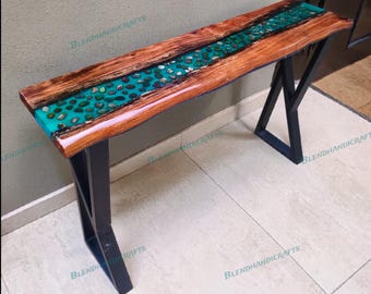 Mesa consola de piedra de río con resina epoxi verde – Madera de acacia con borde natural, muebles de lujo para recibidor.