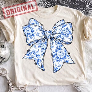 Toile Chinoiserie Bow PNG, Coquette Toile de jouy Clip Art Blue floral Grand Millenial Retro Trendy Popular Sublimation design Aesthetic Png