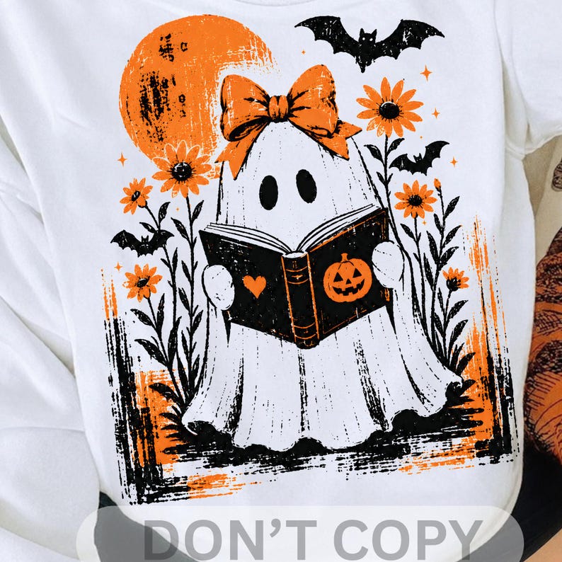 Fantasma di Halloween PNG, Fantasma amante dei libri PNG, Design di fantasma che legge, Grafica di fantasma carino e spettrale, Design di maglietta autunnale, Libro di zucca PNG immagine 2