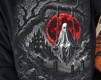 Fantasma de Halloween PNG, diseño de camiseta de columpio de fantasma embrujado, sublimación de noche espeluznante de luna roja, escena otoñal espeluznante PNG, arte estético gótico