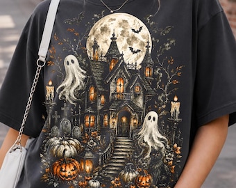 Casa embrujada PNG, Mansión embrujada de Halloween PNG, Fantasma espeluznante PNG, Calabaza PNG, Gato negro PNG, Diseño de camiseta de Halloween, Sublimación PNG