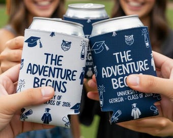 Przygoda zaczyna się, chłodziarka na puszki, spersonalizowana klasa 2026, spersonalizowany prezent dla absolwenta studiów, akcesoria na imprezę ukończenia szkoły, osłona na puszki