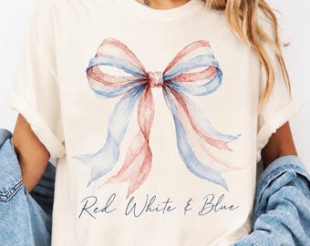 Maglietta Preppy Coquette con fiocco rosso, bianco e blu, colori comodi, maglietta grafica floreale patriottica, maglietta America 250 Years, maglietta unisex Girly 4th of July