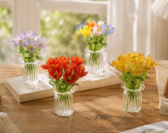 Fiore di vetro in miniatura in un minuscolo vaso, opera d'arte in vetro colorata fatta a mano, piccolo regalo per lei, abbraccio tascabile, regalo per pensare a te, micro arte