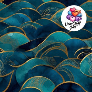 Könnte beinhalten: Abstraktes Stoffdesign mit geschichteten türkisfarbenen und marineblauen Aquarellwellen mit goldenen Metallic-Akzenten. Das Design enthält ein rundes Logo mit Herzen und dem Text "LiebsStoff Shop".
