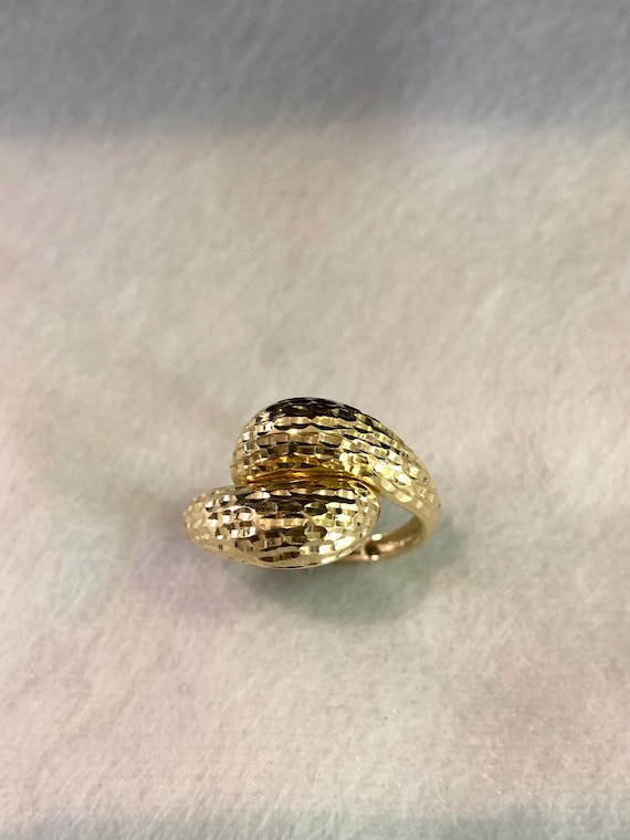 18ct solid gold ladies ring View 2