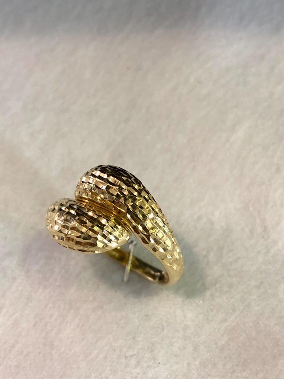 18ct solid gold ladies ring