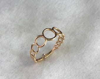 18ct gold Ladies circles ring