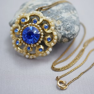 Rhinestone Pendant Necklace Blue Sapphire Glass Rhinestones with Faux Pearls XX36
