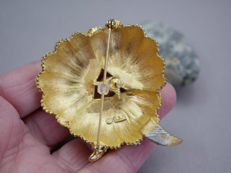 Vintage Gold Rhinestone Flower Pin Bold Floral Pin Brooch with Rhinestone Stamin CN3