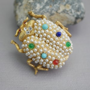 Vintage Faux Pearl And Rhinestone Scarab Pin Brooch NB9