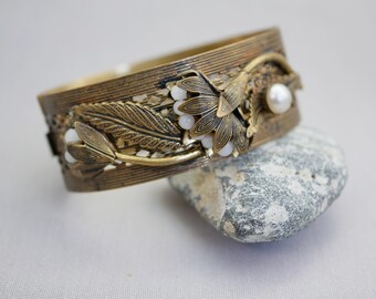 Vintage Brass Floral Bracelet Hinged Oval Bracelet with Faux Pearls ML3