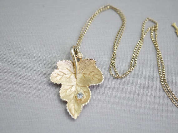Vintage Crown Trifari Gold Leaf Necklace 16 Inche… - image 1