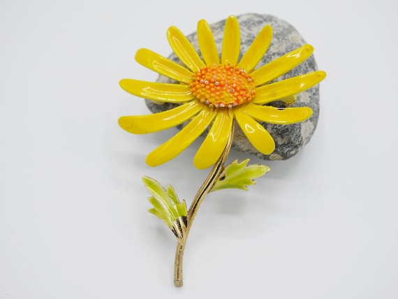 Vintage Yellow Daisy Flower Pin with Stem Vintage… - image 1