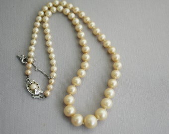 Vintage Glass Pearl Choker Necklace Cream Glass Pearl Graduated Necklace 16 Inches Long EF8