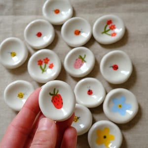 Juego de piedras antiestrés de cerámica, paquete de fichas de bolsillo pintadas a mano, elige 2, 5 o 10, juguete antiestrés para aliviar la ansiedad, regalo para la práctica de la atención plena