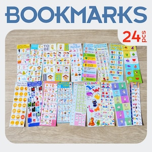 Op de afbeelding: Een verzameling van 24 educatieve bladwijzers met kleurrijke illustraties en tekst. De bladwijzers behandelen onderwerpen als het alfabet, cijfers en kleuren. Het woord "BOOKMARKS" staat bovenaan.
