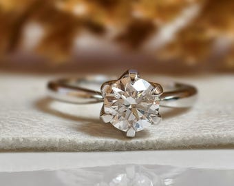 Sexkantad rund solitärförlovningsring Lab Grown diamantlöftesring 14K massivt guldring Tulpankorgset Haloring Jubileumspresent