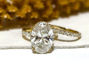 9,50 CT oval förlovningsring med labbodlad diamant, dold halo, paveband i 14K guld, matchande halvalliansring, stapelbar 2-delad brudring