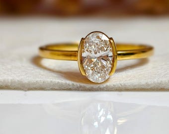 1,00 CT oval diamantring med labbodling och halv bezel-infattning Förlovningsring Unik oval ring Oval solitärring Ring i 14K massivt guld