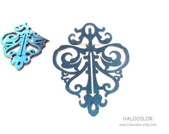 Filigree Wood Charm – Dyed Boho Pendant, Birch Plywood (45x55mm)  NM660