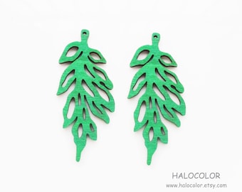 Filigree Leaf Wood Charm – Dyed Birch Pendant (25x58mm)