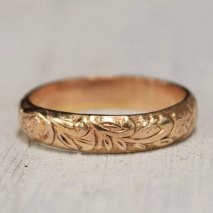 Hawaiian Heirloom Style Gold Floral Wedding Band or Stacking Ring Feminine and Elegant image 1