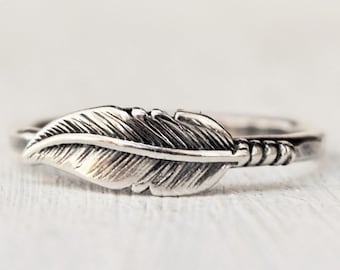 Sterling silver feather ring with a hammered band, Rustic southwestern jewelry,  Autumn Jewelry, Perfect Valentines Day Gift