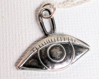 Flying Eyeball God's Eye Green Sterling Silver Necklace: Oddities