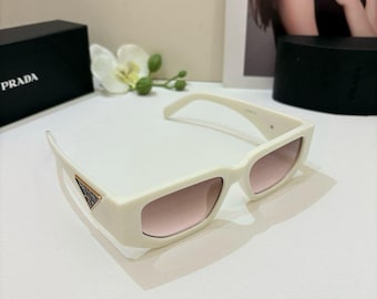 Lunettes de soleil de marque Prada blanches vintage : boîte cadeau en option