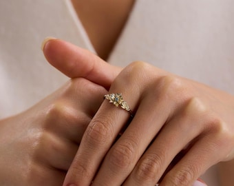 Floral Birth Month Ring, Botanical Jewelry Band, Custom Flower Ring Gift, Minimal Nature Inspired Jewelry, Dainty Keepsake for Women Gift