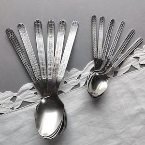Vintage Teskedar Matskedar Prickiga Diner Skedar Soppskedar Teskedar Rostfritt Stål Set med 6 Skedar Vintage Bestick