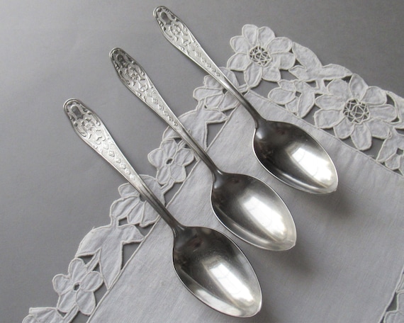 Vintage Dinner Spoons Tablespoons Set of 3 Soup Spoons Floral