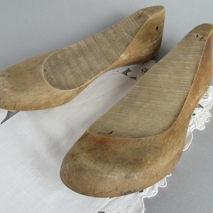 Vintage Shoe Form set of 2 Wooden Shoe Forms Rustic Shoe Mold Men&#39;s Shoemakers Form