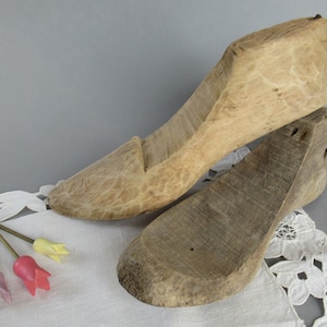 Vintage Shoe Form set of 2 Wooden Shoe Forms Rustic Shoe Mold Shoemakers Form