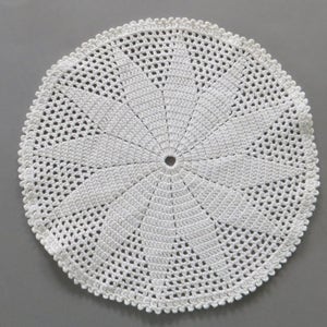 Vintage Crochet Doily White Doilies Vintage Doilies Round Doily Hand Crocheted Doily Cotton Doilies Lace Doilies Vintage Linens