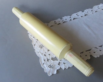 Rodillo de cocina vintage de plástico para amasar, equipo de repostería vintage para cocinas rústicas.