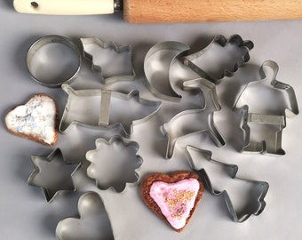 Vintage Gingerbread Cookie Cutters, Christmas Biscuit - Holly Leaves, Gingerbread Man, Reindeer, Heart, Christmas Tree, Pig, Moon, Star
