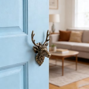 Handgefertigter Schrankgriff, rustikaler Hirschgeweihknauf, Vintage Türknauf aus Messing für Schrank, Garderobe, Haustiertür, Bauernhausdekor