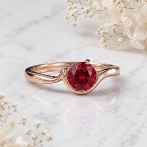 Rubinring, Roségoldring, minimalistischer Statement-Ring, eleganter Rubinschmuck