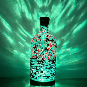 Round Glass Bottle Lamp: Textured Light, Dynamic Multicolour USB Lighting, Wax Shadow Lamp