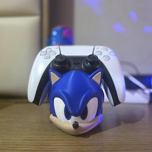 Sonic Controller Holder Stand for PS5 DualSense, Xbox & Nintendo Switch Pro | Gaming Desk Organizer, Sonic Fan Gift, 3D Printed Gaming Decor