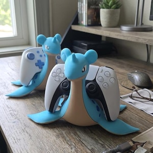 Soporte para mando de Lapras – Decoración para gamers de Pokémon – Soporte para mandos de PS5, Xbox y Switch – Configuración de escritorio de tipo agua – Regalo para gamers