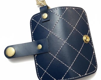 Minimalist Quilted Italian Leather Key Keeper with Swivel Clasp - Silent, Durable, Compact EDC Holder