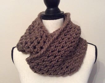 Chunky infinity scarf, Chunky cowl,Crochet scarf cowl neck warmer, Chunky neck warmer, Infinity scarf, Cozy and warm brown infinity scarf