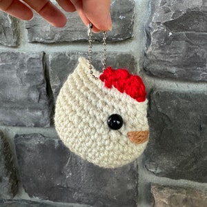 Crochet chicken pattern PDF ONLY, chicken keychain PDF pattern, Patron para tejer gallina, little chicken pattern, crochet keychain pattern